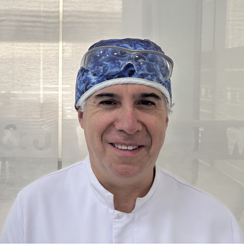 https://clinicadentalbyj.es/wp-content/uploads/2026/05/dr-novo.png