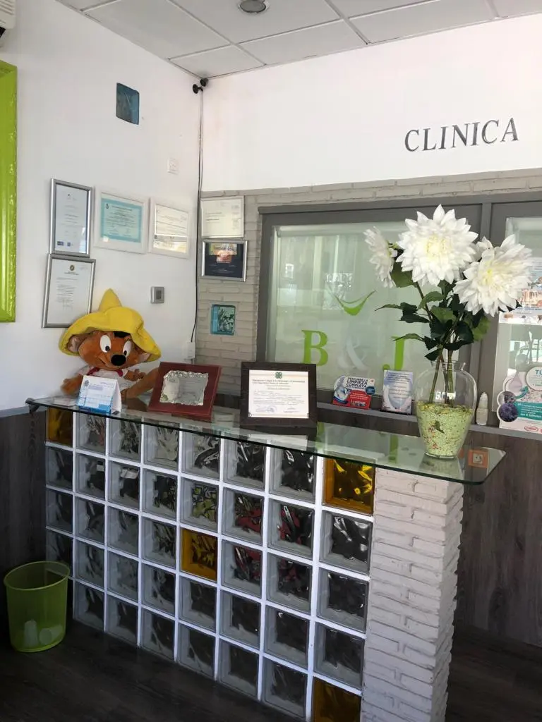 https://clinicadentalbyj.es/wp-content/uploads/2026/05/entrada1.webp