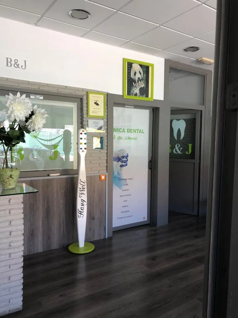 https://clinicadentalbyj.es/wp-content/uploads/2026/05/entrada2.webp