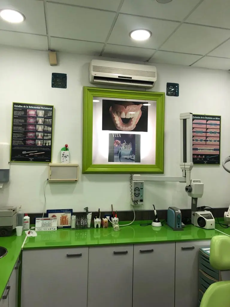 https://clinicadentalbyj.es/wp-content/uploads/2026/05/sala.webp